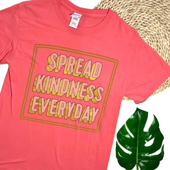 Gildan Coral Pink Gold Glitter Spread Kindness Everyday Graphic T-Shirt Size S - Picture 15 of 15